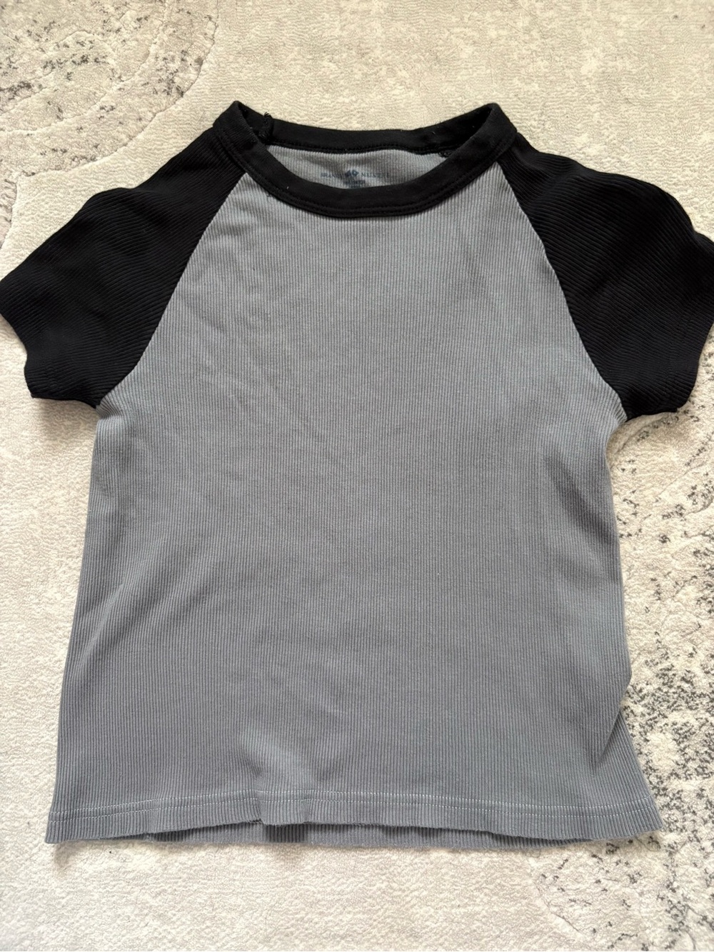 Brandy Melville Gray & Black Ribbed Baby Tee | One Size